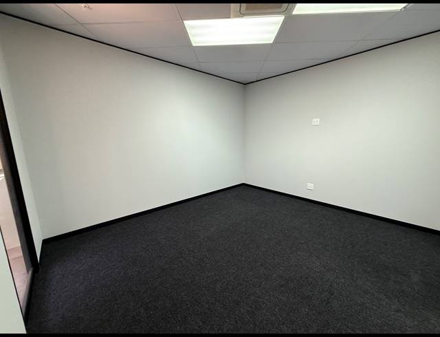 145M² OFFICE TO LET IN PARKTOWN